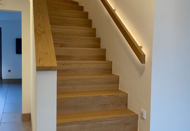 Treppenbau Soest - maßgefertigte Holztreppe
